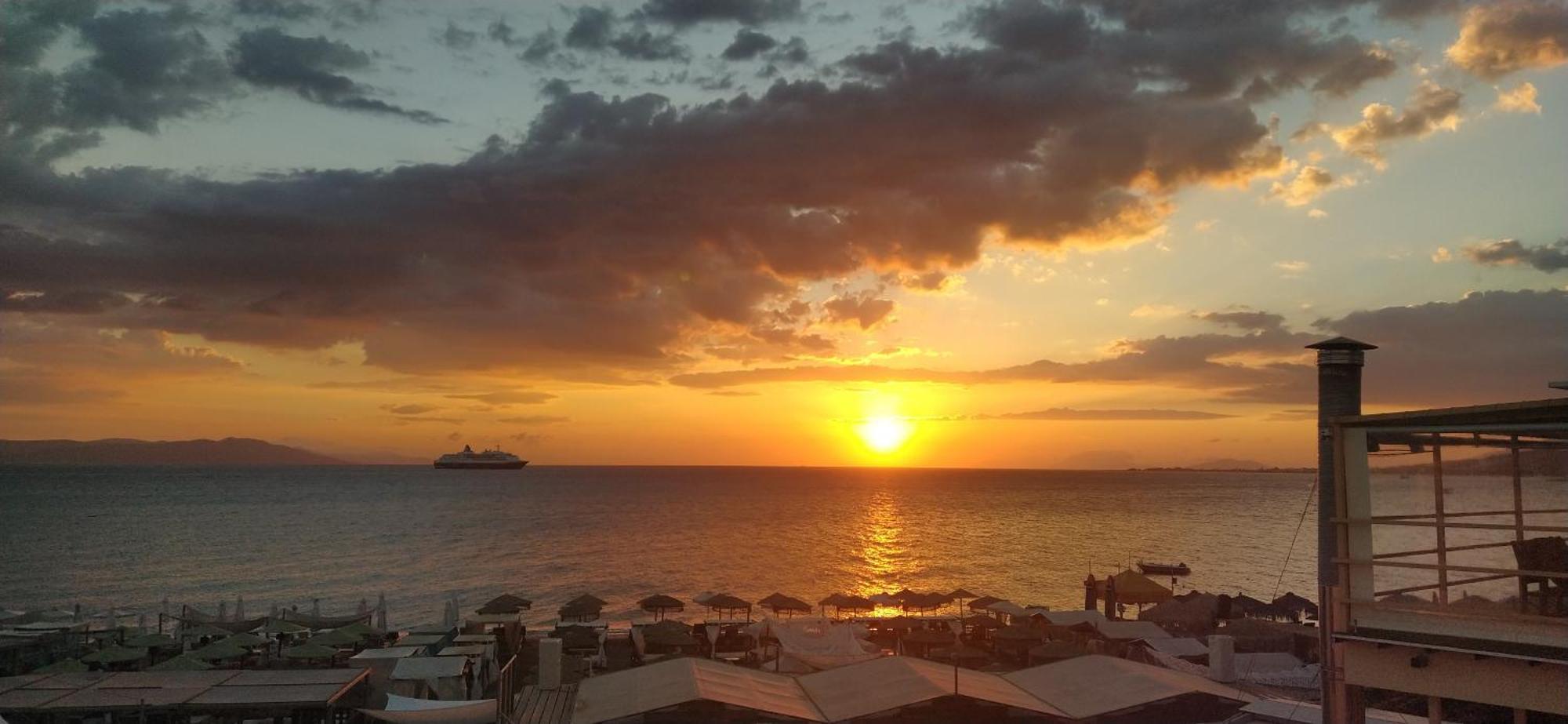 Bright & Comfy Apartments Near The Beach Kos Bagian luar foto